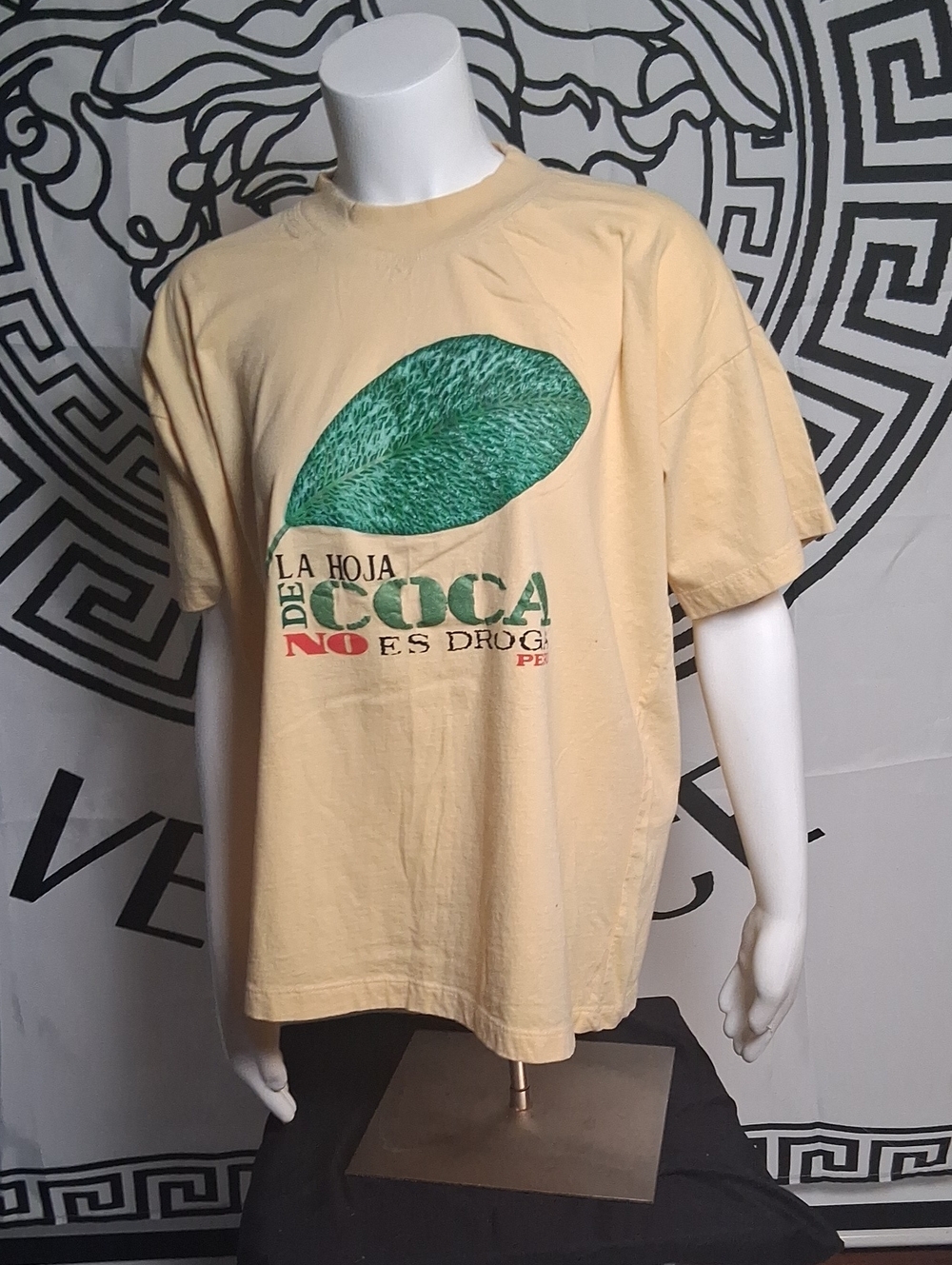 Men's Short Sleeve Cream Graphic Tee with Green Leaf Print